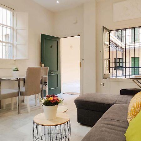 Homeyseville-Bright Apartment At Santa Cruz 4 Pax, Parking Optional ภายนอก รูปภาพ