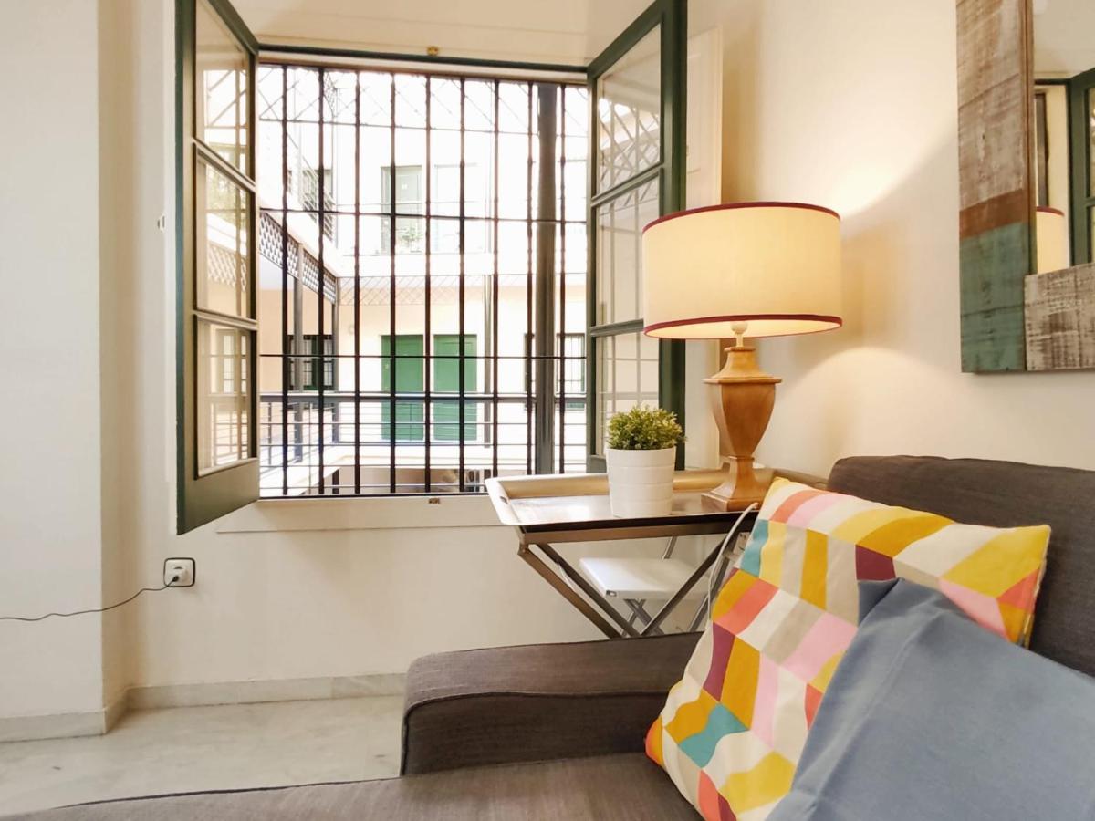 Homeyseville-Bright Apartment At Santa Cruz 4 Pax, Parking Optional ภายนอก รูปภาพ