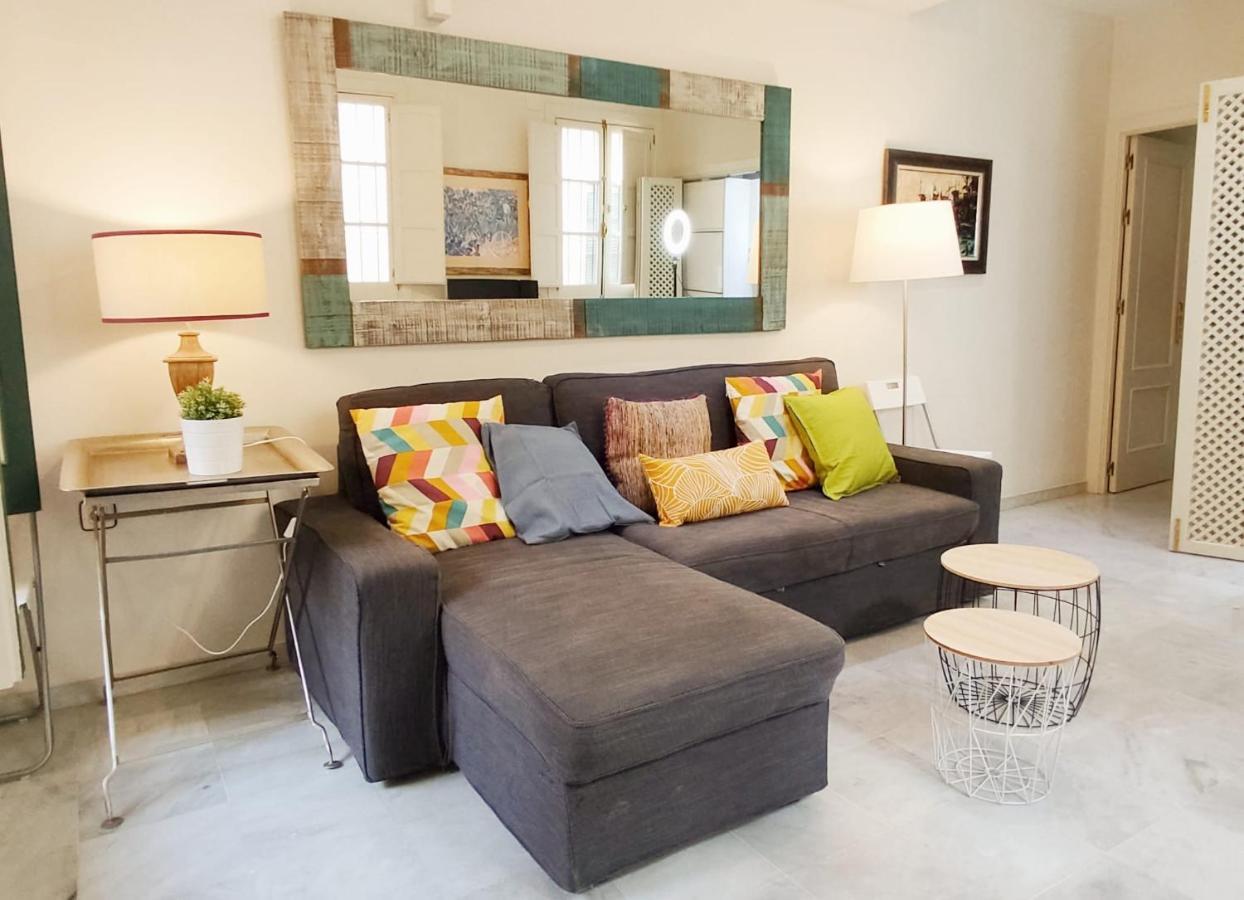 Homeyseville-Bright Apartment At Santa Cruz 4 Pax, Parking Optional ภายนอก รูปภาพ
