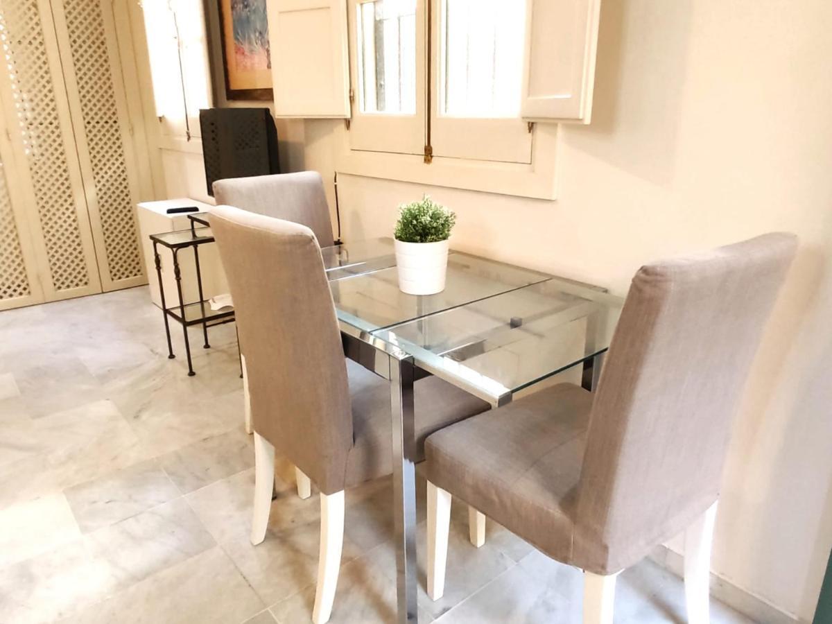 Homeyseville-Bright Apartment At Santa Cruz 4 Pax, Parking Optional ภายนอก รูปภาพ