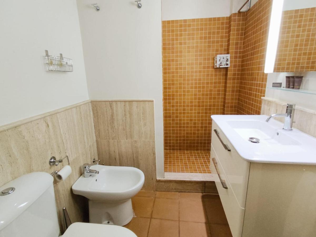 Homeyseville-Bright Apartment At Santa Cruz 4 Pax, Parking Optional ภายนอก รูปภาพ