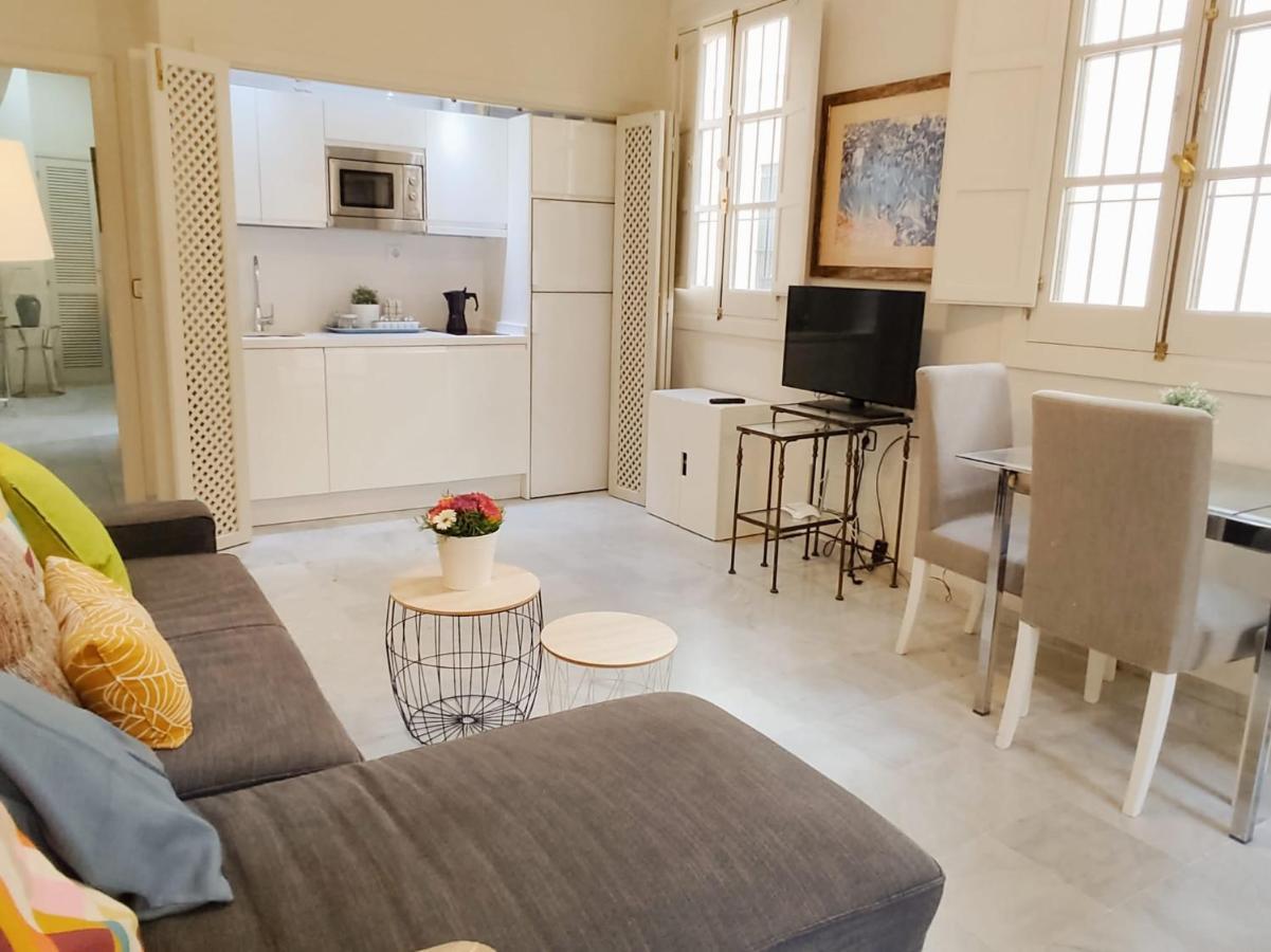 Homeyseville-Bright Apartment At Santa Cruz 4 Pax, Parking Optional ภายนอก รูปภาพ