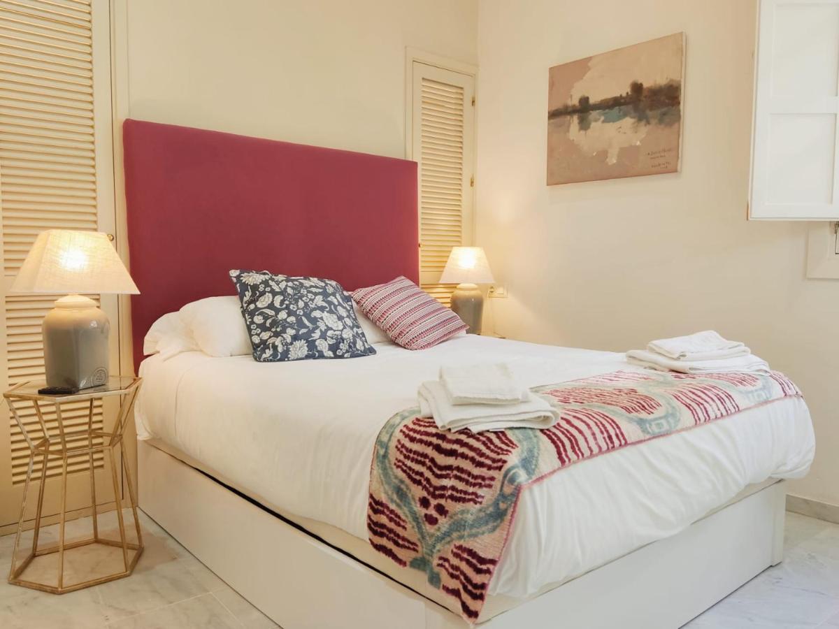 Homeyseville-Bright Apartment At Santa Cruz 4 Pax, Parking Optional ภายนอก รูปภาพ